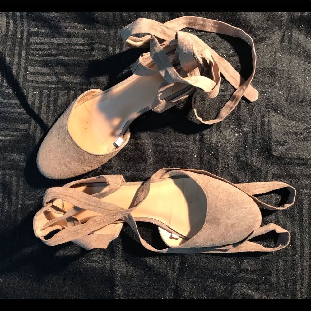 Adorable Ankle Wrap Flats🤎